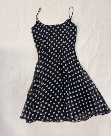Wet Seal Schwarzes Polka-Dot-Minikleid