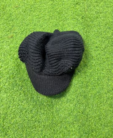 Schwarze Strickmütze