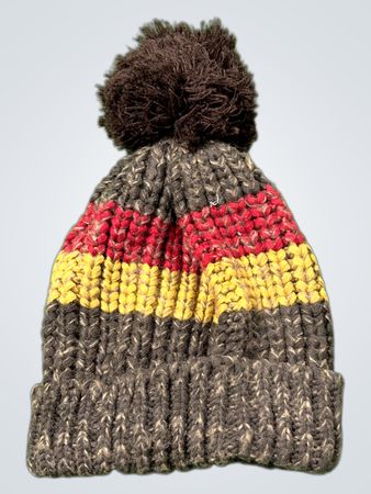 Gestreifte Mütze mit Pompon