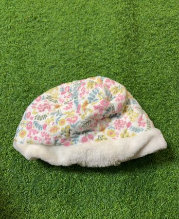Blumen-Babyhut mit Kunstfellbesatz