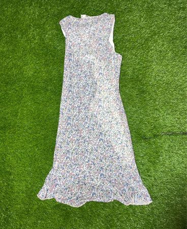 CAUTION TO THE WIND Floral gerafftes Kleid