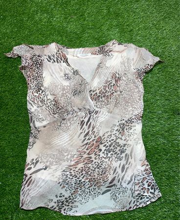 KAELYN-MAX Damen Bluse mit Animal-Print und V-Ausschnitt