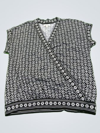 Max Studio Black and White Patterned Top