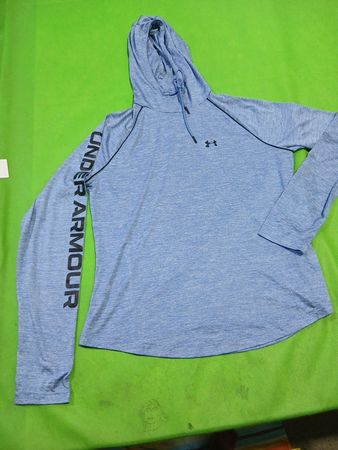 Under Armour Long-Sleeve Hooded Top