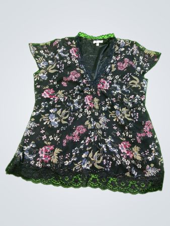 Ghomel Floral Lace Trim Top