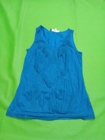 Jennifer Lopez Sleeveless V-Neck Top