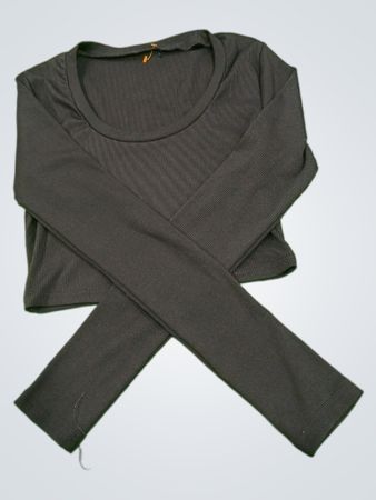 Schwarzes geripptes Langarm-Crop-Top