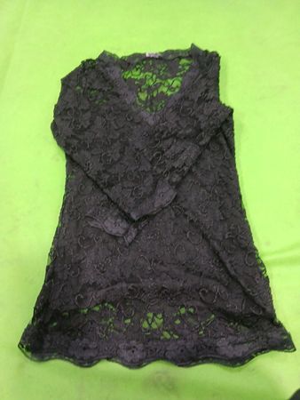 Women's Black Lace V-Neck Long Sleeve Top