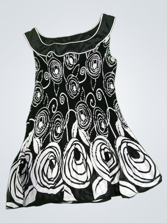 Robe plissée à imprimé floral noir et blanc Reitmans