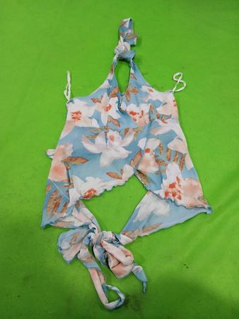 YOKO JEANS Floral Halter Top