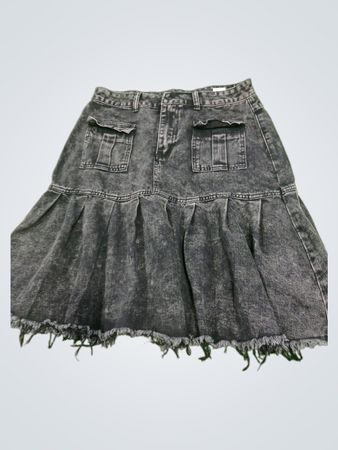 Gewaschener Denim-Rock mit fransigem Saum