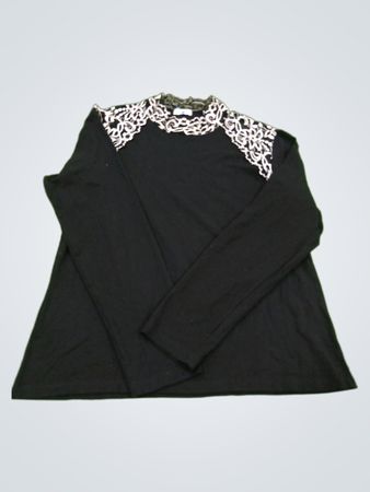 Chemise à manches longues avec bordure en dentelle noire