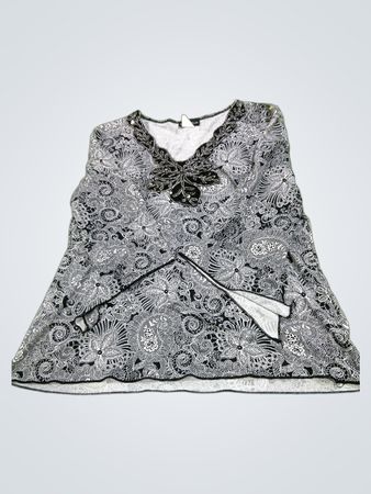 Tunique à motifs paisley en noir et blanc ornée de Britney Spears