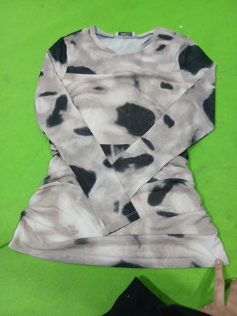 SUZY Langärmeliges gerafftes Mesh-Kleid