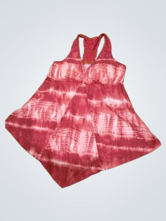 Damen-Top mit roten Batikmuster und Häkel-Detail