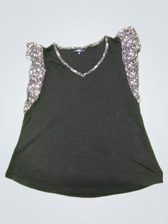 Angels Forever Young schwarzes Top mit floralen Ärmeln