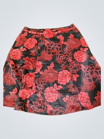 NY COLLECTION PETITE Rock mit schwarzem und rotem Blumenmuster
