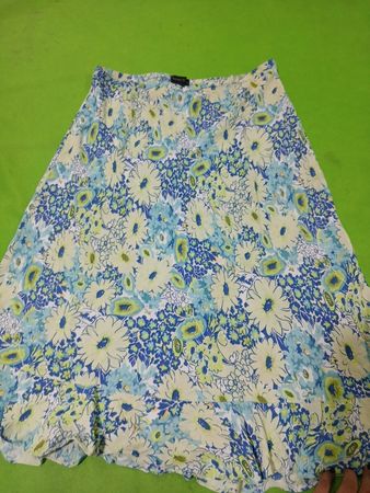 Bedruckter Midirock mit Blumenmuster