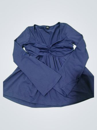 Marineblaues Top mit gedrehtem Ausschnitt