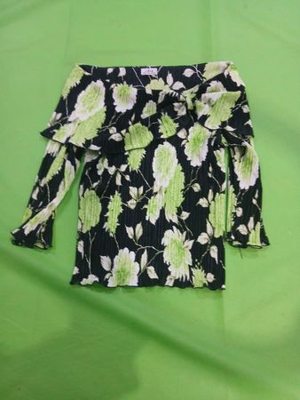 Carly Creative Design Works, Inc. Floral Faltenoberteil