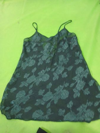 California Dynasty grünes Slipkleid mit Blumenmuster