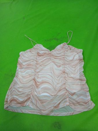 Transparentes gerafftes Camisole-Top mit welligem Muster