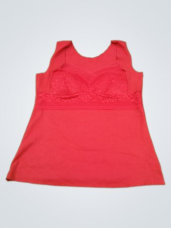 Rotes Tanktop mit Spitzendetail