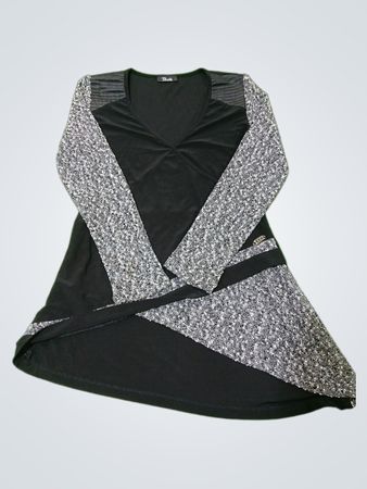 Bali Corp. Langärmeliges Kleid
