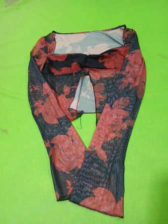Transparenter Mesh-Longsleeve mit floralem Print