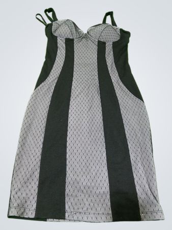 Kardashian Kollection schwarzes und graues gestreiftes Kleid