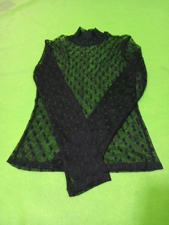Bershka Schwarzes Mesh-Top mit Punkten