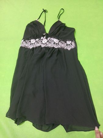 In Bloom Schwarzer Babydoll mit Spitzenbesatz