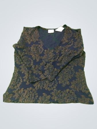 Moda Intl Long-sleeve Top