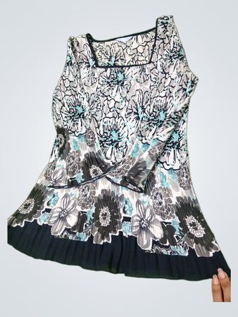 Denver Hayes Floral Faltenoberteil und Rock-Set