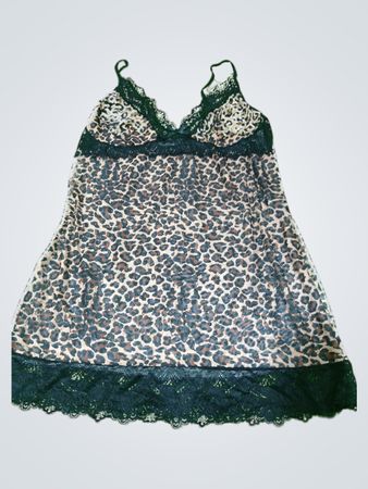 Slipkleid mit Leopardenmuster und Spitzenbesatz