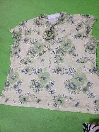 Worthington Bluse mit Blumenmuster und Schleifenkragen
