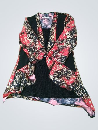 Marie Claire Boutiques Damenoberteil mit rotem und schwarzem Blumenmuster
