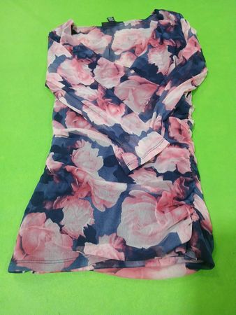 Damenkleid mit Blumenmuster aus Mesh und Raffung