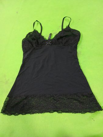 Spitzenbesatz-Unterkleid