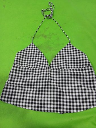 Schwarz-weiß kariertes Neckholder-Oberteil