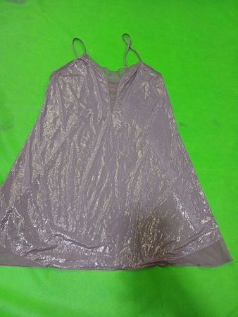 Lila Camisole mit metallischen Fäden