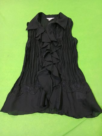 Jessica Black ärmellose Bluse mit Rüschen