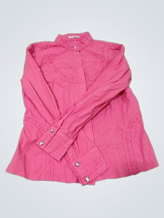 Rosa Hemd mit Knopfleiste und Rüschenakzenten