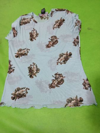 Hellblaues Mesh-Oberteil mit Cherubendruck