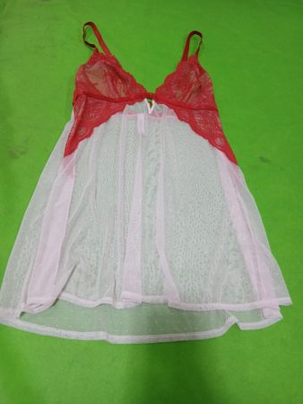 Auden Intimates rotes und weißes Spitzen-Babydoll