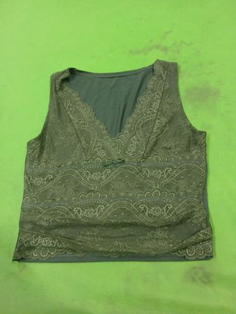 Damen-Top mit Spitzeneinfassung