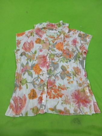 Laura Petites Floral Ruffle Blouse