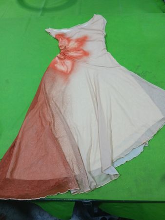 Beige-orange Ombre-Kleid mit Blumenmuster