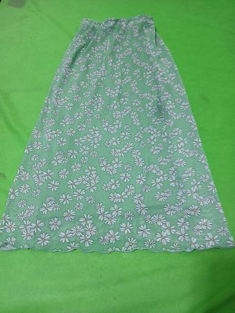 Grüner Maxirock mit Blumenmuster