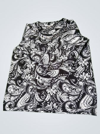 ALIA Damen Top ohne Ärmel mit schwarzem und weißem Paisley-Muster